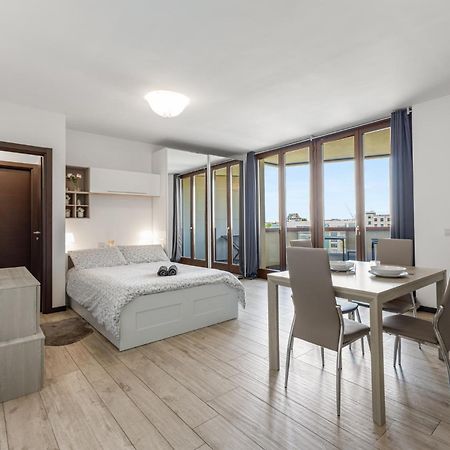 Appartamento Privato Garibaldi Mailand Exterior foto